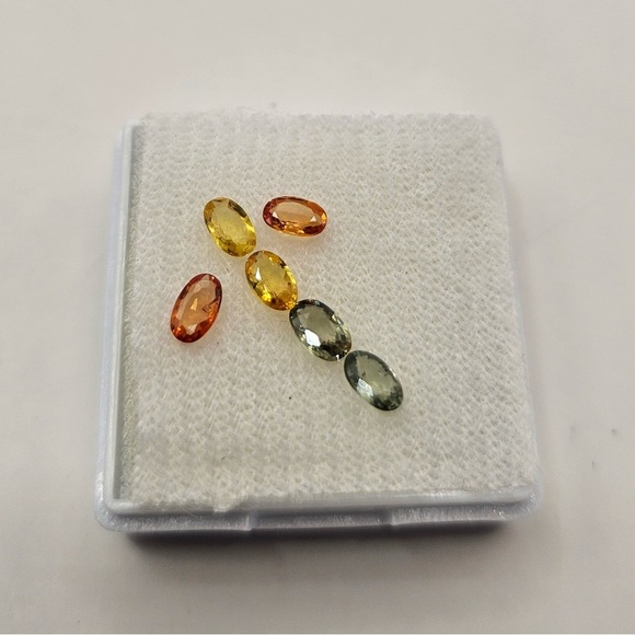 1.41 CT VVS-VS Natural Sapphire Oval Cut Multicoloured Stones - Picture 1 of 3